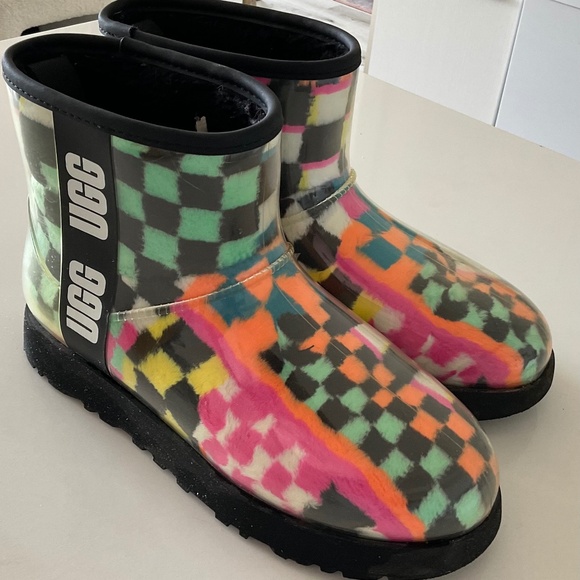 UGG. Clear multicoloured fur rain boot size 9 - Picture 1 of 8
